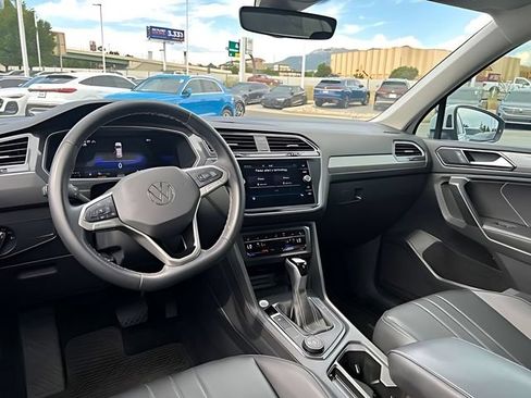 Used 2024 Volkswagen Tiguan SE AWD/4WD image 20