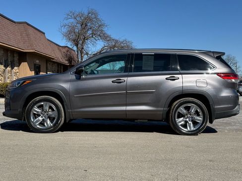 Used 2018 Toyota Highlander Limited w/ Protection Package #3 AWD/4WD image 2