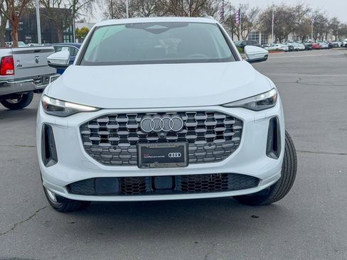 Used 2025 Audi Q5 Premium Plus w/ Premium Plus image 4