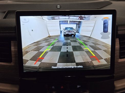 Certified 2024 Ford Expedition Limited image 18