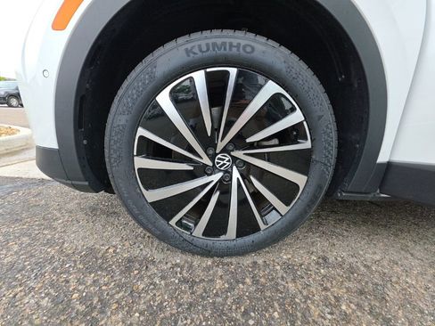 Certified 2023 Volkswagen ID.4 Pro S Plus AWD/4WD image 23