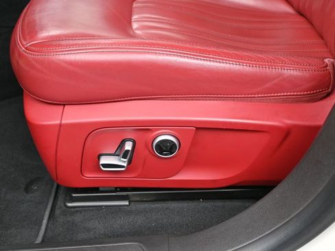 Used 2021 Maserati Levante AWD/4WD image 18