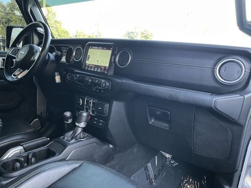 Used 2019 Jeep Wrangler Unlimited Sahara w/ Quick Order Package 24M Moab AWD/4WD image 14
