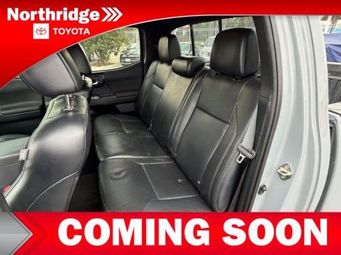 Used 2019 Toyota Tacoma TRD Sport w/ TRD Premium Sport Package image 7