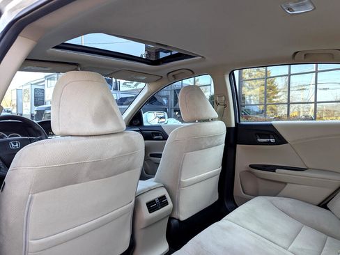 Used 2015 Honda Accord EX image 38