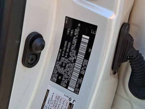 Used 2022 Lexus RX 350L Premium w/ Premium Package image 28