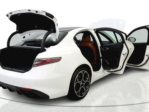 Used 2023 Alfa Romeo Giulia Ti w/ Active Assist Plus Package AWD/4WD image 14