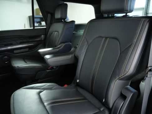 Used 2023 Ford Expedition Platinum AWD/4WD image 11
