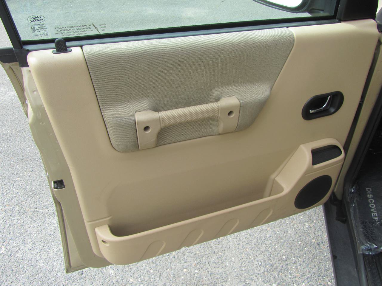 Used 2004 Land Rover Discovery S AWD/4WD image 17