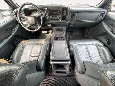 Used 2001 Chevrolet Silverado 2500 LT image 3