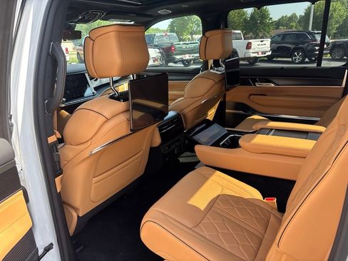 New 2026 Jeep Grand Wagoneer Summit AWD/4WD image 24