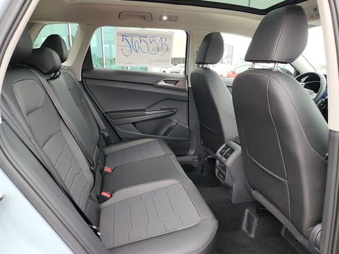 New 2026 Volkswagen Taos SE image 14