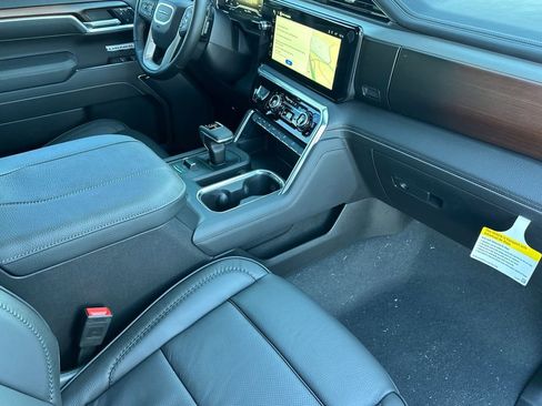 Used 2025 GMC Sierra 1500 Denali image 13