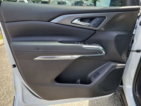 Certified 2025 Chevrolet Traverse LT w/ Sun and Wheel Package FWD image 21