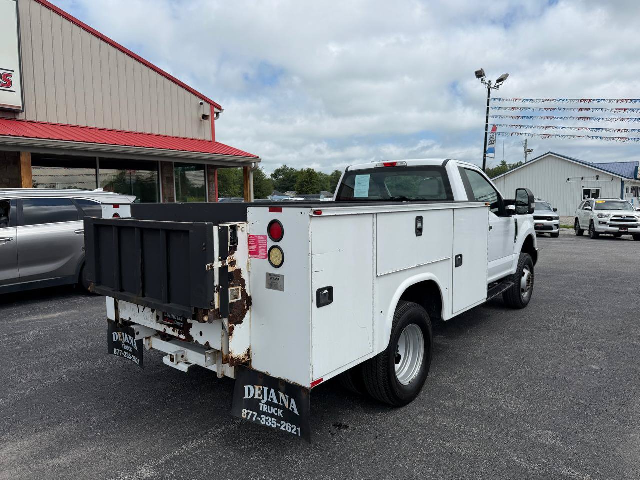 Used 2017 Ford F350 XL w/ Power Equipment Group AWD/4WD image 4