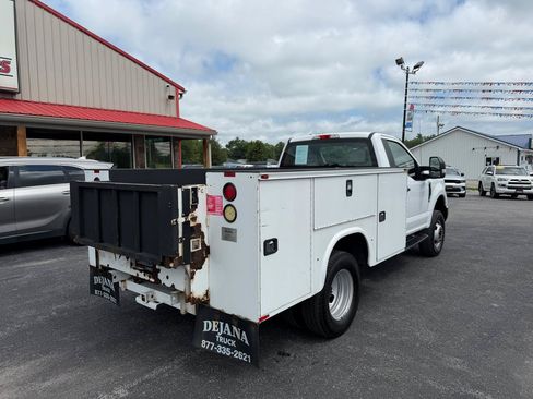 Used 2017 Ford F350 XL w/ Power Equipment Group AWD/4WD image 4