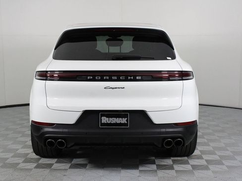 Certified 2024 Porsche Cayenne AWD/4WD image 6