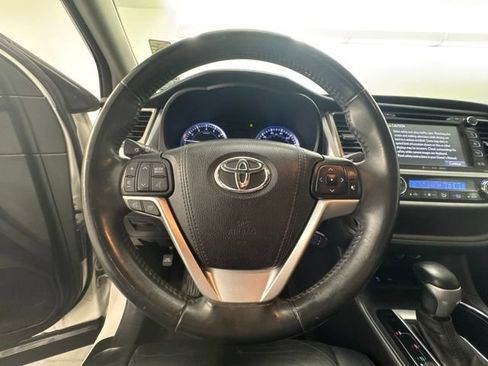 Used 2016 Toyota Highlander XLE FWD image 19