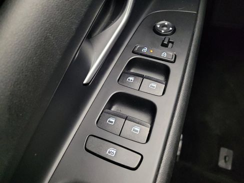 Used 2024 Hyundai Elantra SE FWD image 27