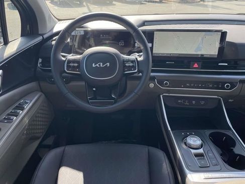 New 2026 Kia Carnival LXS image 2