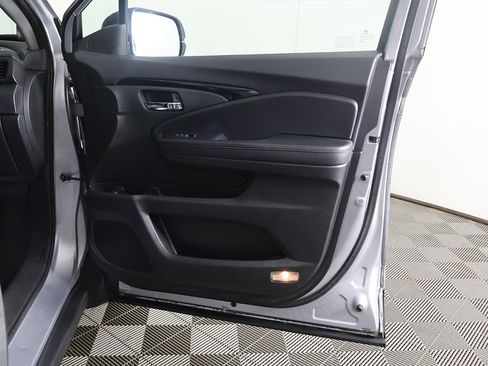 Used 2018 Honda Pilot Elite image 27