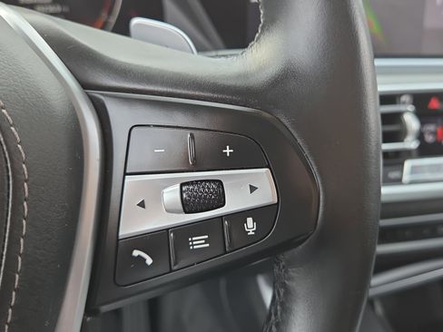 Used 2019 BMW X5 xDrive50i w/ Parking Assistance Package image 22