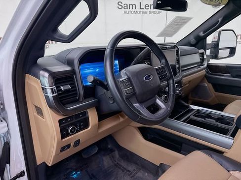 Used 2023 Ford F350 Lariat w/ Chrome Package image 9