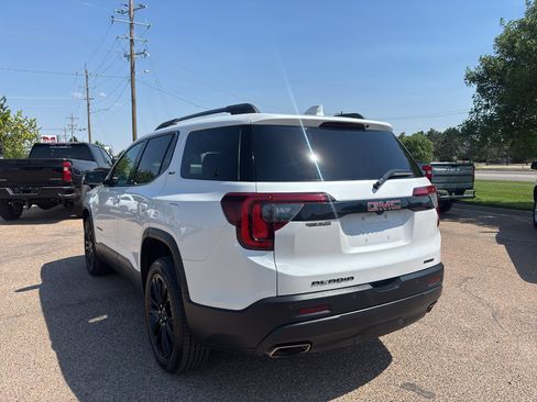 Certified 2022 GMC Acadia SLT w/ Elevation Edition AWD/4WD image 6