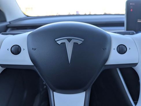 Used 2019 Tesla Model 3 Long Range image 14