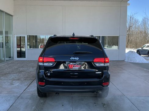 Used 2020 Jeep Grand Cherokee Laredo w/ Quick Order Package 2BN North image 21