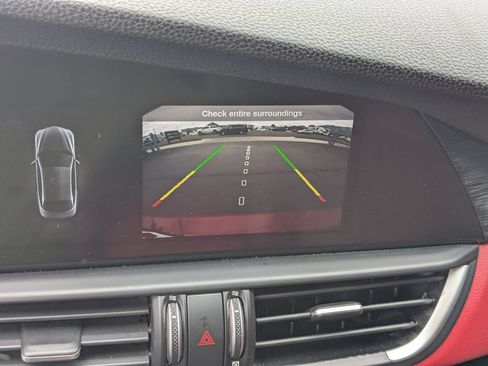 Used 2020 Alfa Romeo Giulia RWD image 16