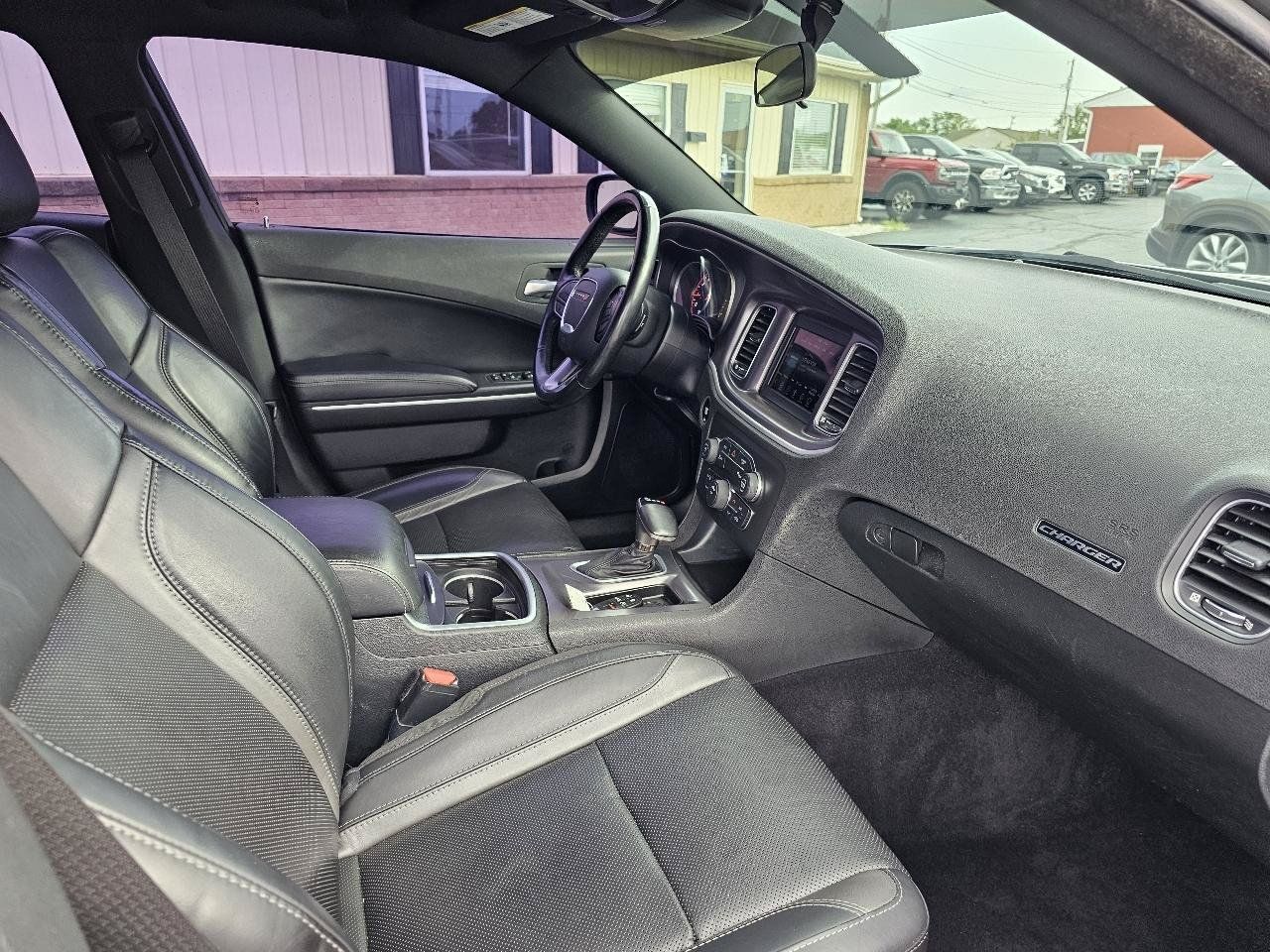Used 2021 Dodge Charger SXT w/ Leather Interior Group RWD image 21