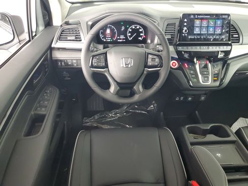 New 2026 Honda Odyssey Touring image 15