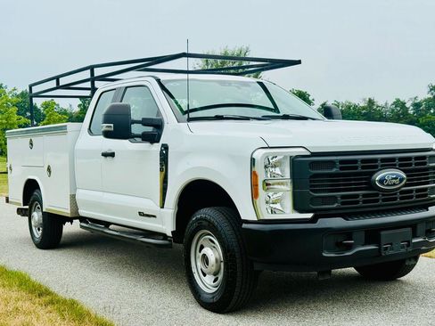 Used 2023 Ford F350 XL AWD/4WD image 6