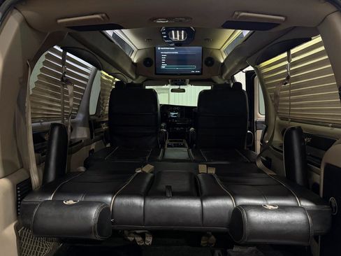 Used 2018 Chevrolet Express 2500 w/ Enhanced Convenience Package RWD image 22