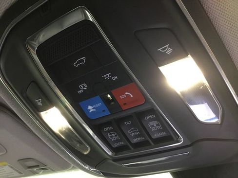 Used 2023 Jeep Grand Cherokee L Limited w/ Trailer Tow Group (B) AWD/4WD image 40