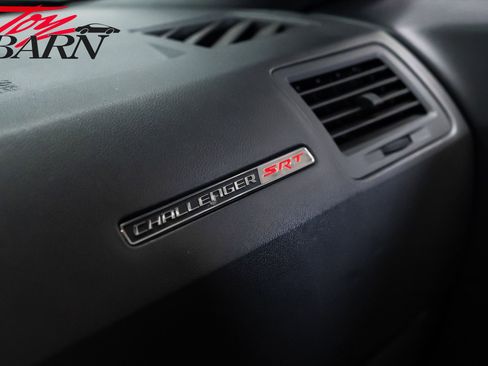 Used 2011 Dodge Challenger SRT8 image 39