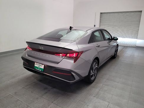 Used 2025 Hyundai Elantra Sport FWD image 9