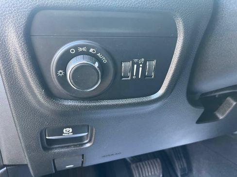 Used 2021 Jeep Grand Cherokee L Laredo w/ Luxury Tech Group I AWD/4WD image 24