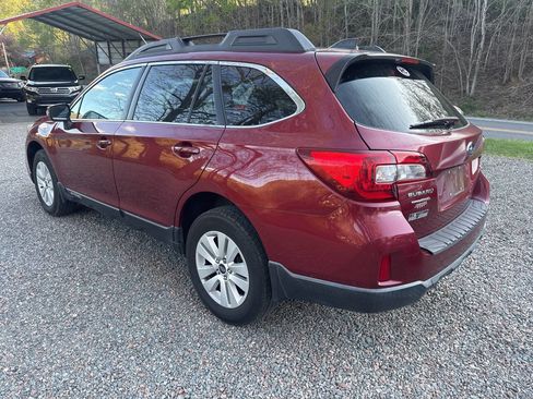 Used 2016 Subaru Outback 2.5i Premium image 3