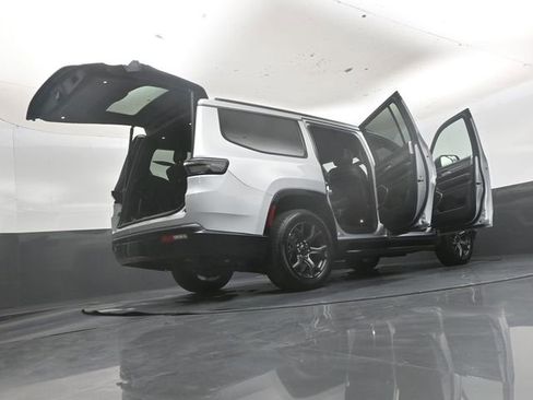 Used 2026 Jeep Grand Wagoneer Limited AWD/4WD image 57