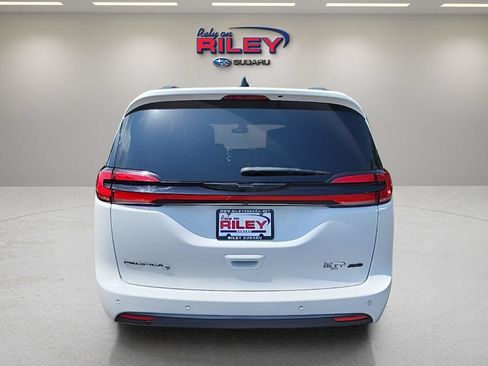 Used 2023 Chrysler Pacifica Touring-L w/ S Appearance Package AWD/4WD image 6