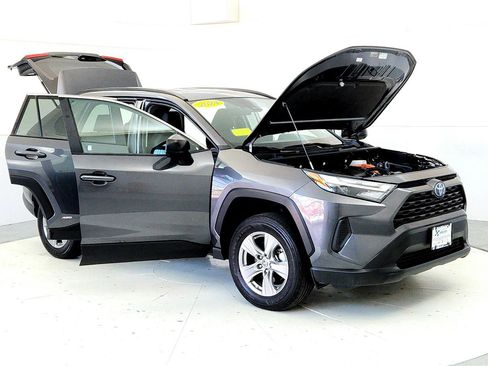Certified 2024 Toyota RAV4 LE AWD/4WD image 12