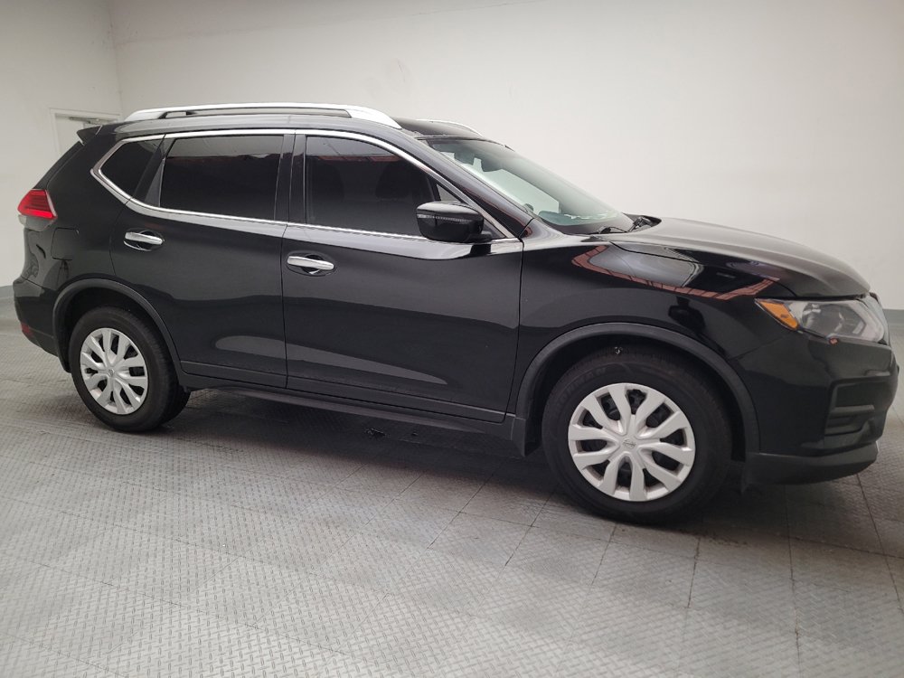 Used 2017 Nissan Rogue S w/ S Appearance Package FWD image 11