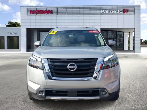 Certified 2022 Nissan Pathfinder Platinum w/ Cargo Package AWD/4WD image 2
