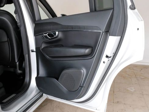Used 2020 Volvo XC90 T5 Momentum w/ Protection Package Premier FWD image 48