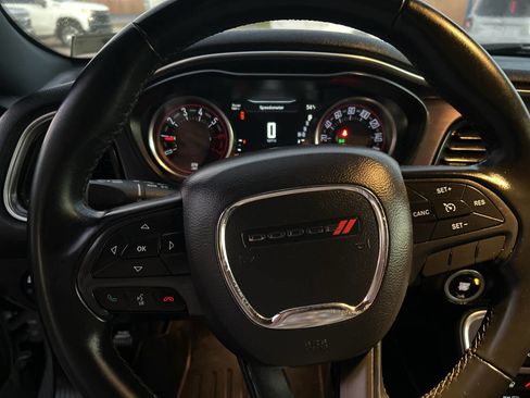 Used 2017 Dodge Challenger R/T image 6