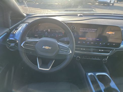 New 2026 Chevrolet Equinox EV LT image 5