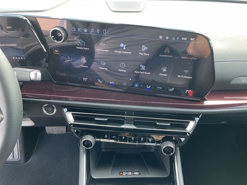 New 2026 Chevrolet Traverse Z71 w/ Enhanced Driving Package AWD/4WD image 19
