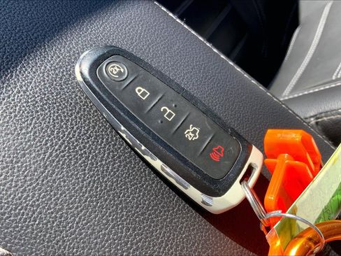 Used 2017 Ford Escape Titanium image 13